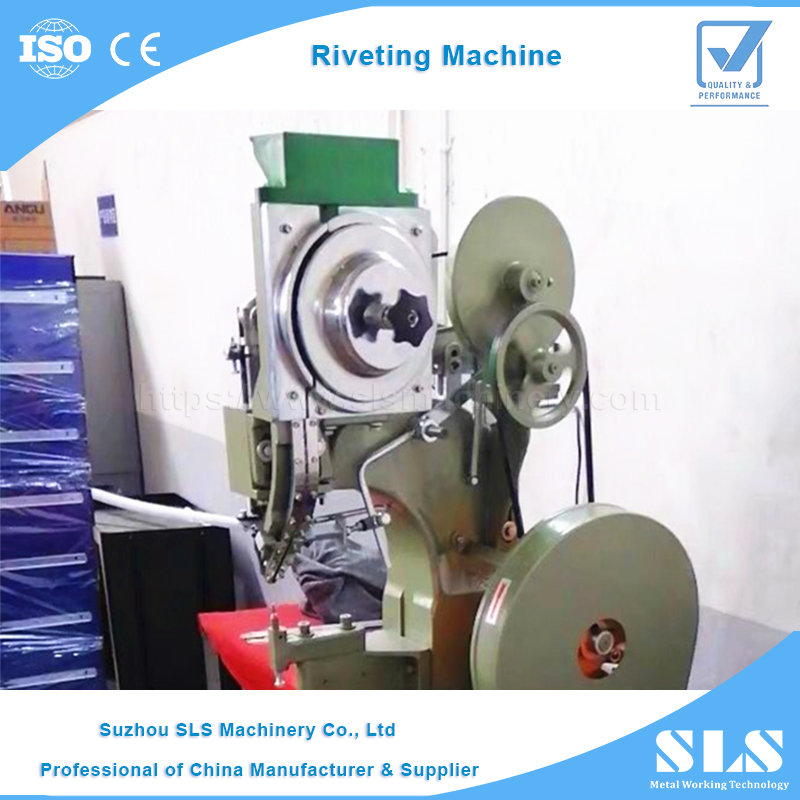 Metal idraulico pneumatico rivettatura pressa macchina in alluminio rivettatura automatica di alimentazione automatica